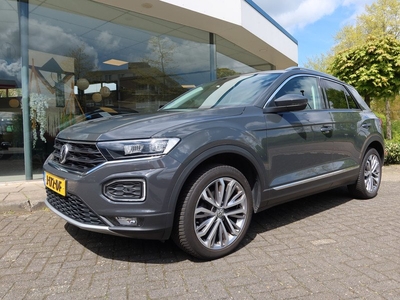 Volkswagen T-Roc 1.5 TSI 150PK A/T/ Sport Trekhaak I All-Season I Camera I Navi