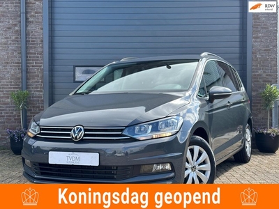 Volkswagen Touran 1.5 TSI Comfortline Business 7p Apple