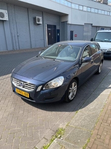 Volvo V60 1.6 T3 Momentum