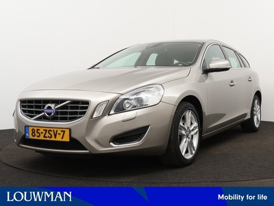 Volvo V60 1.6 T3 Summum | Navigatie | Leder | Climate Control | Trekhaak | Bestuurdersstoel elektrisch + memory |