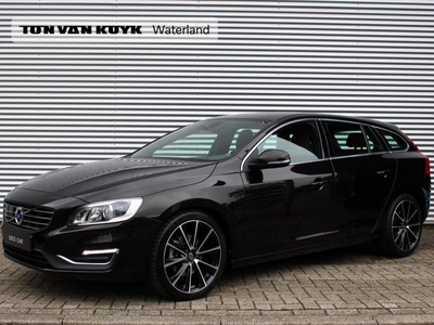 Volvo V60 2.0 T4 Summum Automaat / Leder interieur / Bliss / Trekhaak / 19