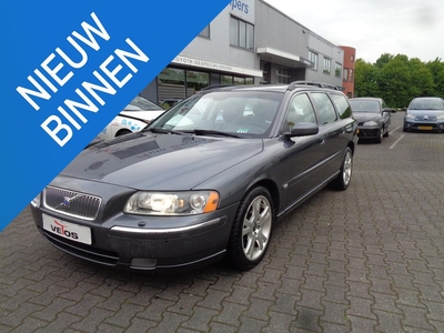 Volvo V70 2.4 D5 Summum AUT/ XENON / MOOIE AUTO / CRUISE / STOELVERW