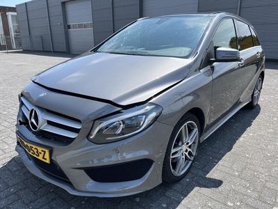 Mercedes-Benz B-Klasse 180 Ambition AMG Automaat Panorama