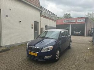 Skoda FABIA 1.2 TSI Ambition AUTOMAAT 139 DKM NAP AIRCO BLAUW 2012