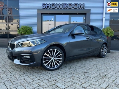 BMW 1-serie 118i Executive AUT Led Leder Navi Keyless Apple