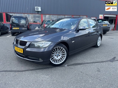 BMW 3-serie 320i Business Line / AUTOMAAT / NAP / TOPSTAAT