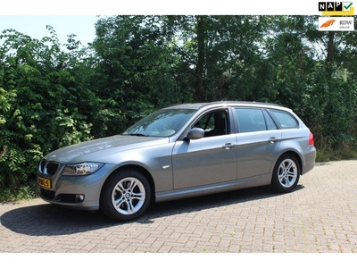 BMW 3-serie Touring 320i Luxury Line *2e Eig ! *Leer *Navi