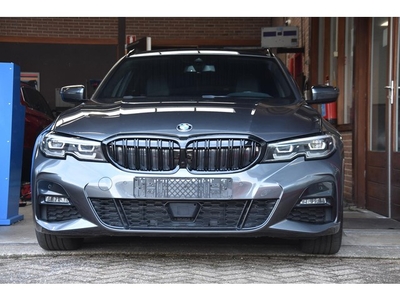 BMW 3-serie Touring 330i M SPORT PAKKET M remmen Radar cc