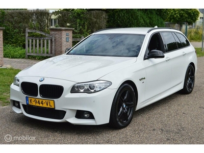 BMW 5-serie Touring 520d facelift M Sport / 2015