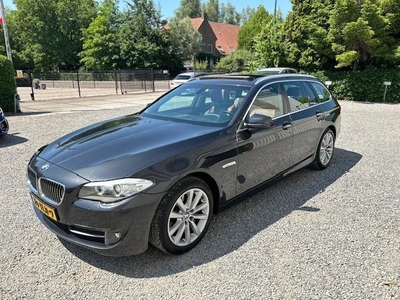 BMW 5-serie Touring 528i High Executive PANODAK!