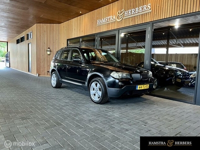 BMW X3 3.0sd zwart MET WERK!