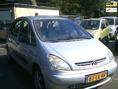 Citroen Xsara Picasso 1.8i-16V Différence airco elek pak