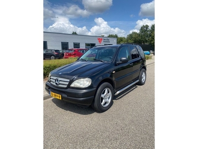 Mercedes-Benz M-klasse ML 320 BENZINE V6 AUTOMAAT