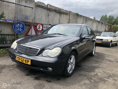 Mercedes C-klasse 200 K. Avantgarde export