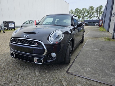 Mini Mini 2.0 Cooper S Serious Business