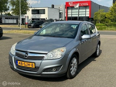 Opel Astra 1.6 Cosmo met ijskoude airco en navigatie!