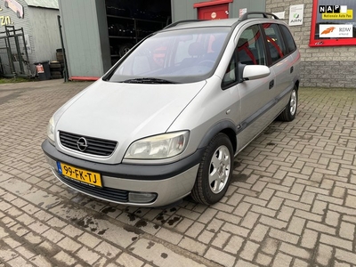 Opel Zafira 1.8-16V Elegance