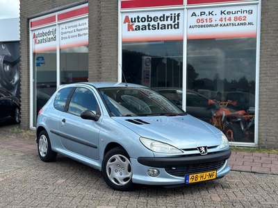 Peugeot 206 1.4 XR - Elektrische ramen - NIEUWE APK -