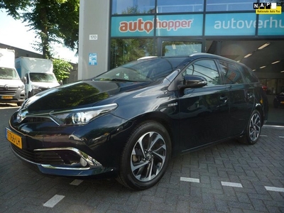 Toyota Auris Touring Sports 1.8 Hybrid Executive met