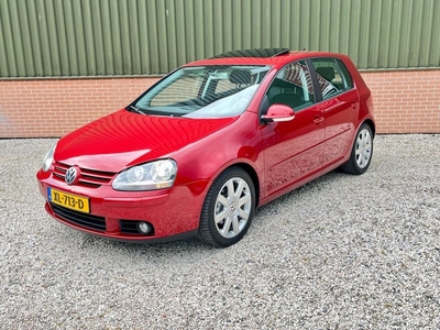 Volkswagen Golf 2.0 FSI Sportline