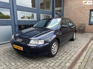 Audi A3 1.6 Attraction Automaat