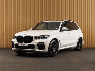 BMW X5 xDrive45e M-SPORT-B&W-SKYLOUNGE-22