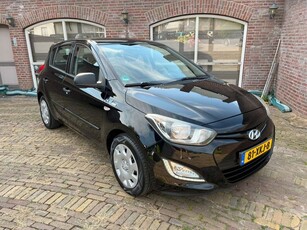 Hyundai i20 1.2i Business Edition Airco/CV/Elektr. ramen