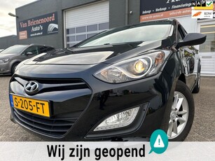 Hyundai I30 1.4 i-Drive 6 bak met parkeersensoren en