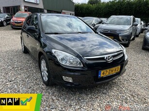 Hyundai i30 1.6i Style,Airco,Trekhaak,p.sensoren