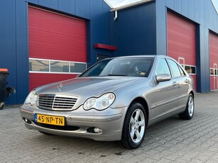 Mercedes-Benz C-klasse 180 K. Elegance + Airco + Cruise