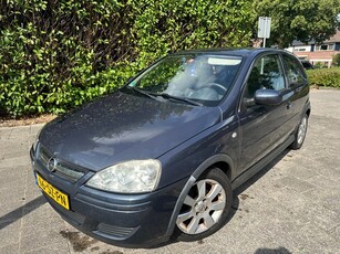 Opel Corsa MET KOELE AIRCO & EVT NIEUW APK!