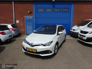 Toyota Auris 1.8 Hybrid Business