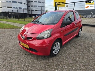 Toyota Aygo 1.0-12V/RIJD SCHAKELT SUPER ZUINIG EN LEKKER