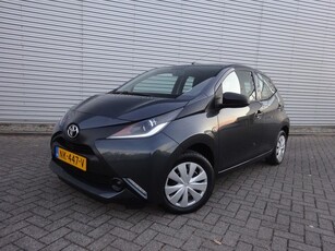 Toyota Aygo 1.0 VVT-i x-now Airco / Led / Elek. ramen