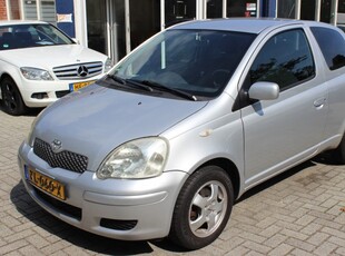 Toyota Yaris 1.0 VVT-I TERRA