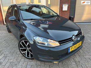 Volkswagen Golf 1.2 TSI Comfortline / Navi / PDC / BT /