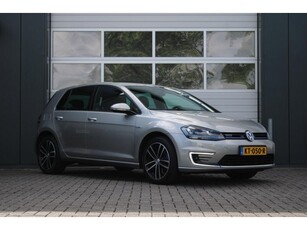 Volkswagen Golf 1.4 TSI GTE Connected Series