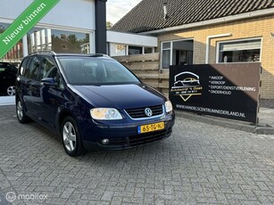 Volkswagen Touran 2.0-16V FSI Highline airco nieuwe apk