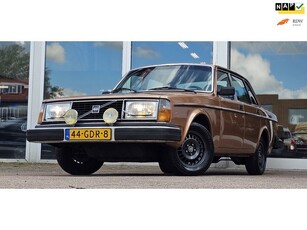 Volvo 244 2.1 GLE Overdrive Ontroest en volledig