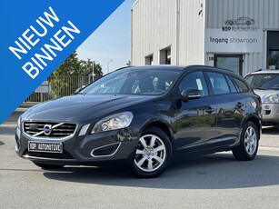 Volvo V60 1.6 T3 Kinetic CRUISE ADAPTIEF/NAVI/RIJSTROOK