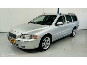 Volvo V70 2.4 Comfort Line LEER / XENON