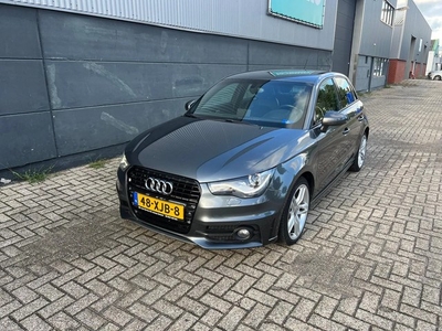 Audi A1 Sportback 1.4 TFSI 3X S-Line Schakelflippers