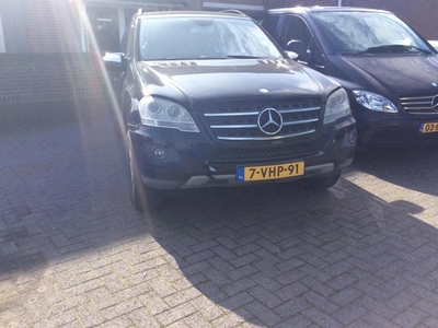 Mercedes-Benz M-klasse 300 CDI BlueEFFICIENCY MOTOR defect