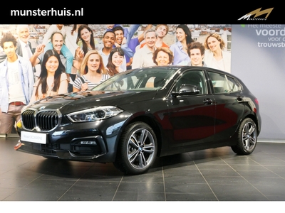 BMW 1-SERIE 118i Business Edition Plus Leder, Camera, All Seasons