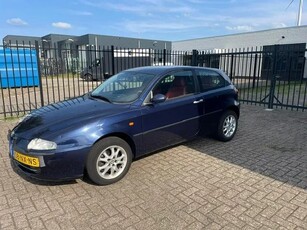 Alfa Romeo 147 1.6 T.Spark Edizione Esclusiva (bj 2004)