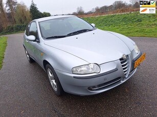 Alfa Romeo 147 1.6 T.Spark Edizione Esclusiva Distr. vv