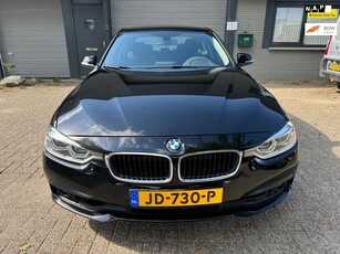 BMW 3-serie 330e Essential