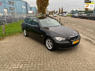 BMW 3-serie Touring 330i AUTOMAAT !!!