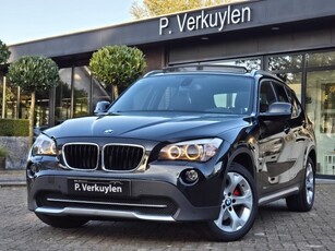 BMW X1 SDRIVE20D AUTOMAAT I PANORMA LEDER SPORTSTOELEN CAMERA