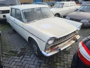 Fiat 1800 limousine sedan 4drs 6 cilinder handbak bj1965